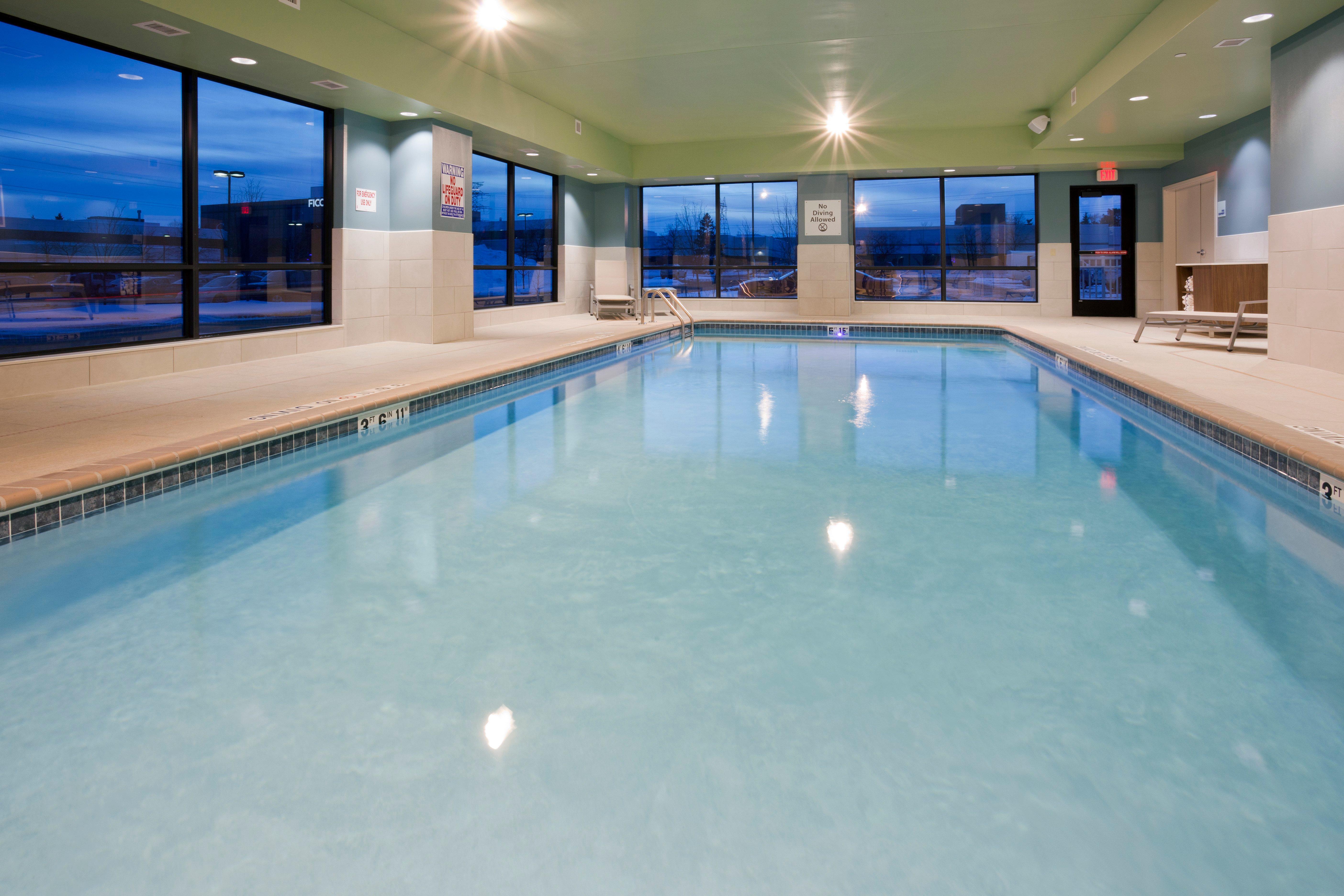 Holiday Inn Express Roseville-St. Paul By Ihg Ngoại thất bức ảnh